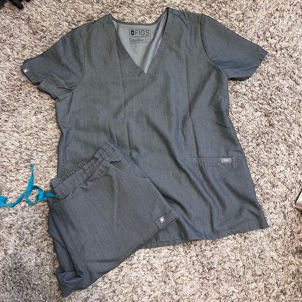 Figs Technical Collection Heather Gray V-Neck Scrub Top & Pants